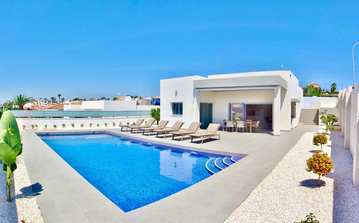 House - Detached Villa In Rafal