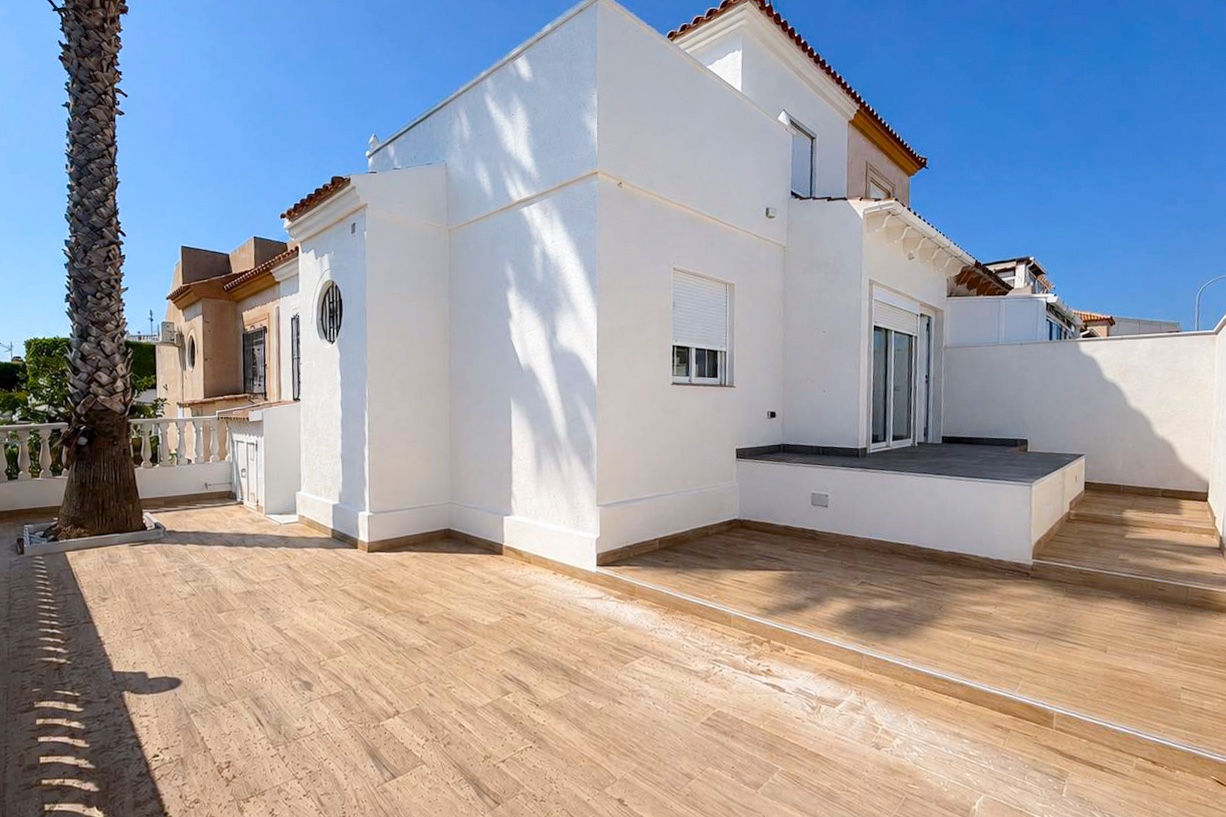 Townhouse In Orihuela Costa