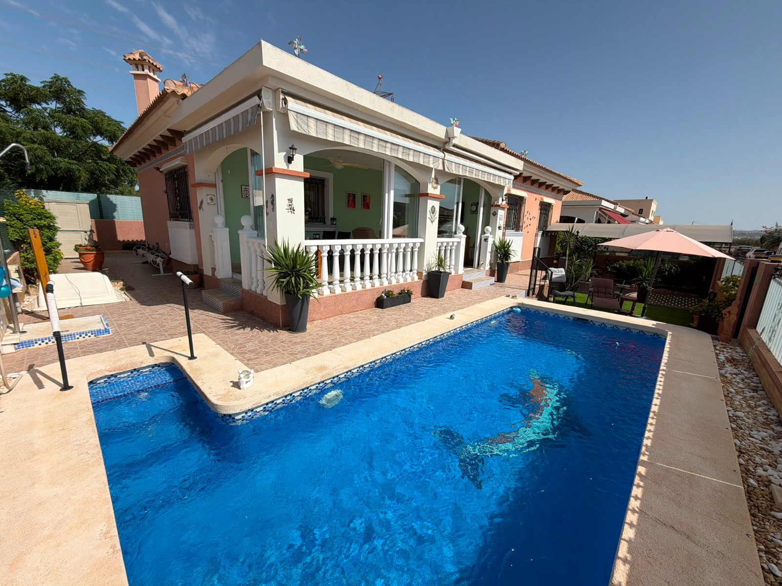 Detached Villa In Los Montesinos