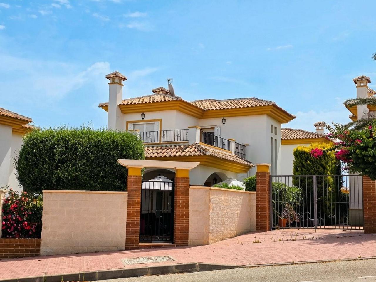 Villa In Rojales