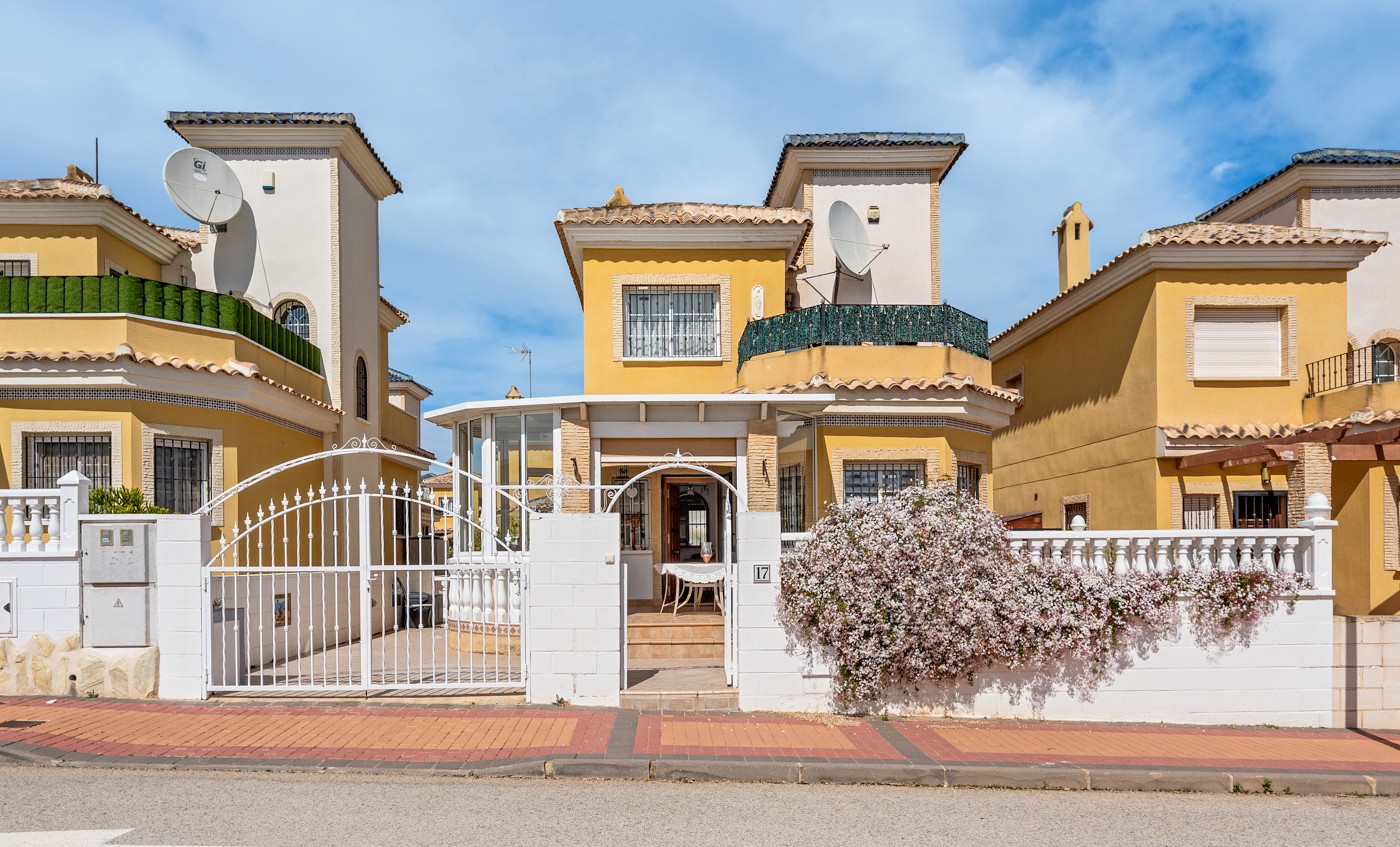 Detached Villa In Algorfa