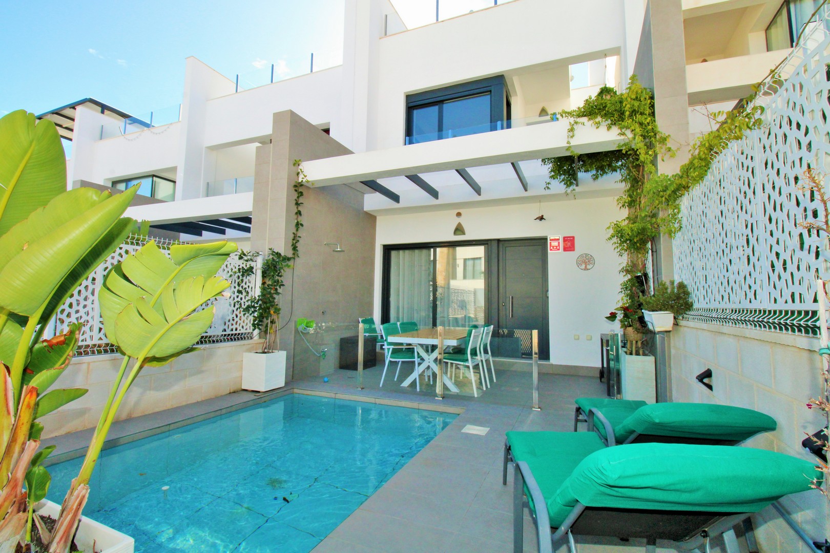 Townhouse In Villamartin