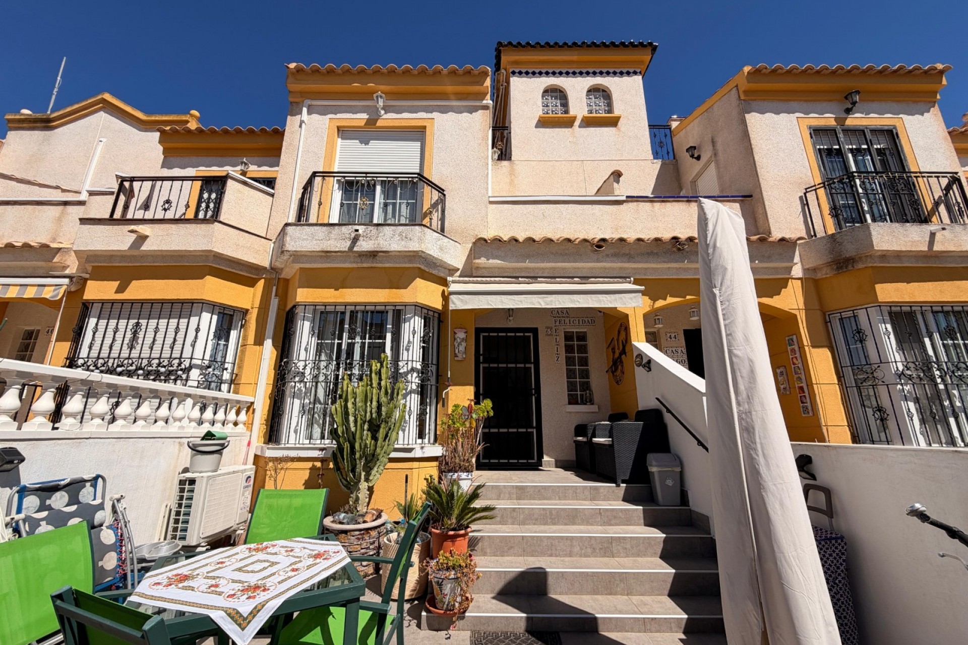 Townhouse In El Raso