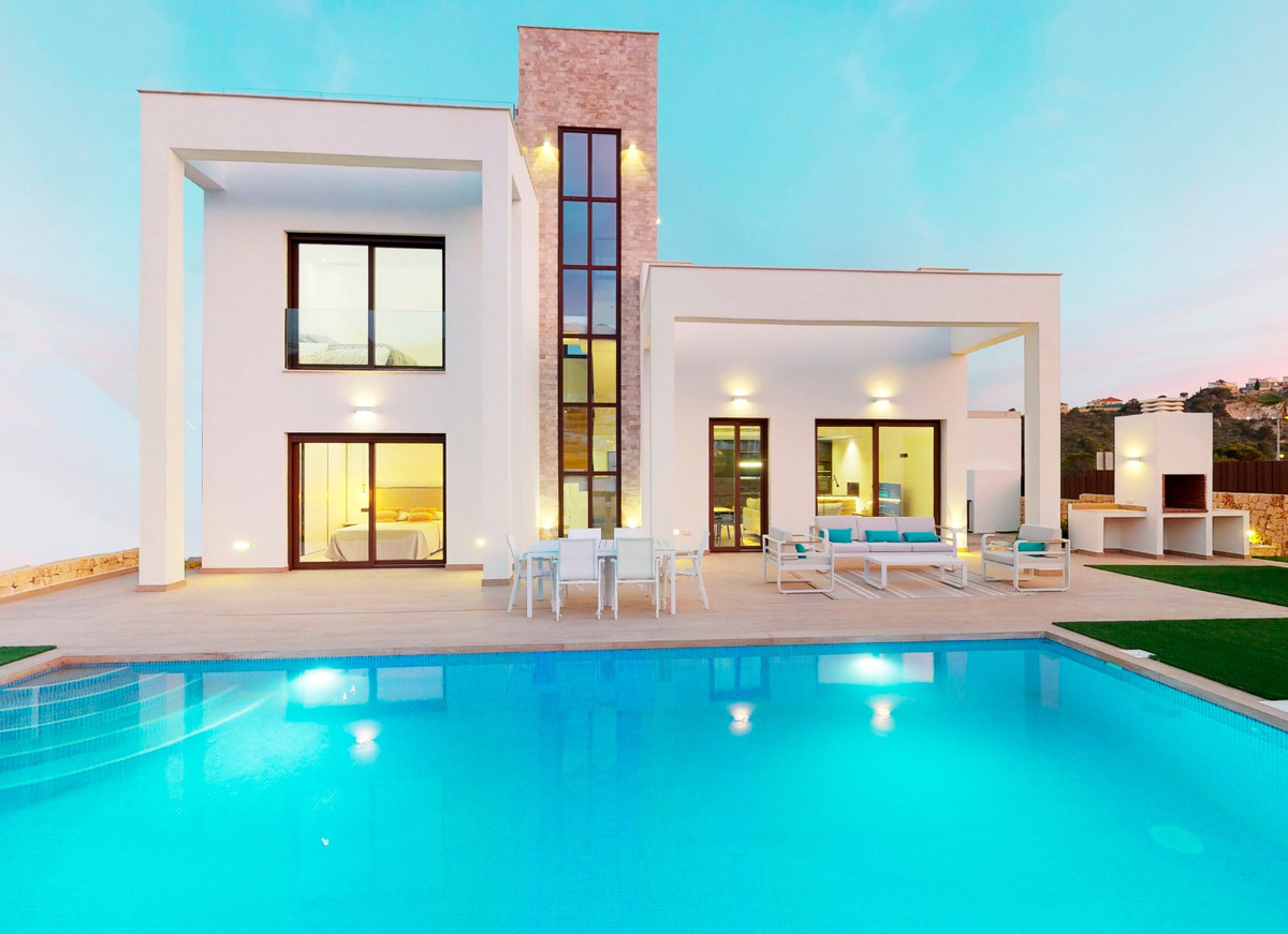 House - Detached Villa In Benidorm