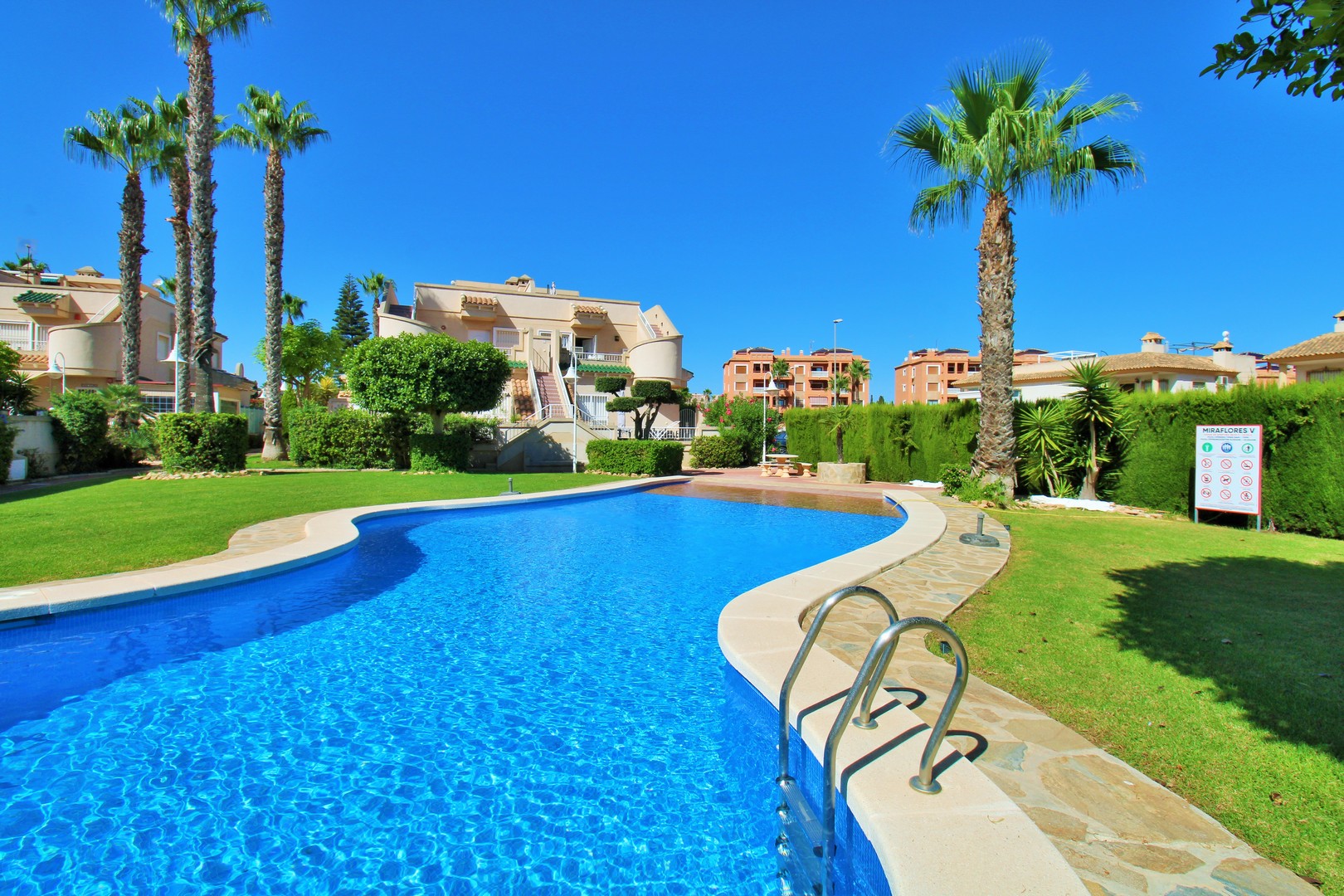 Apartment In Villamartin