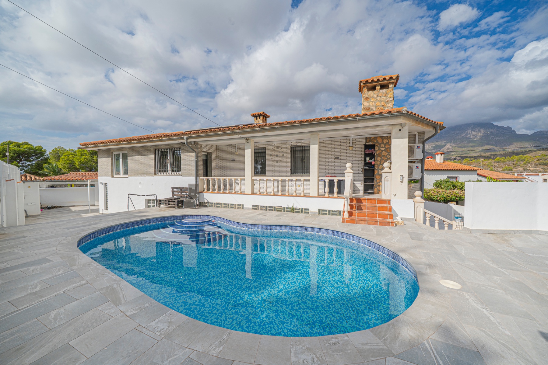 Villa In La Nucia
