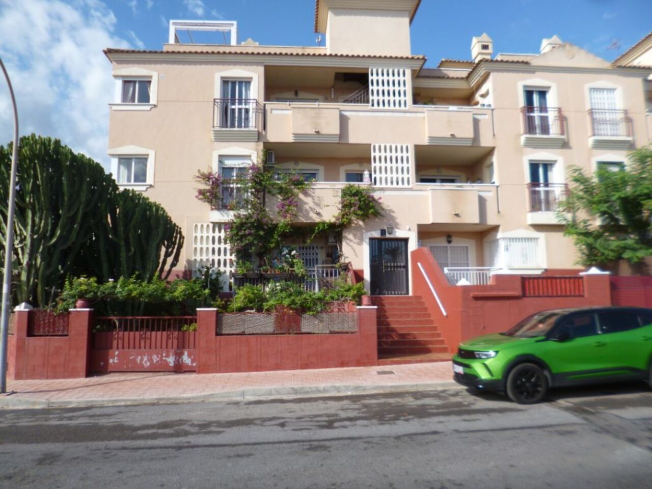 Apartment In La Florida