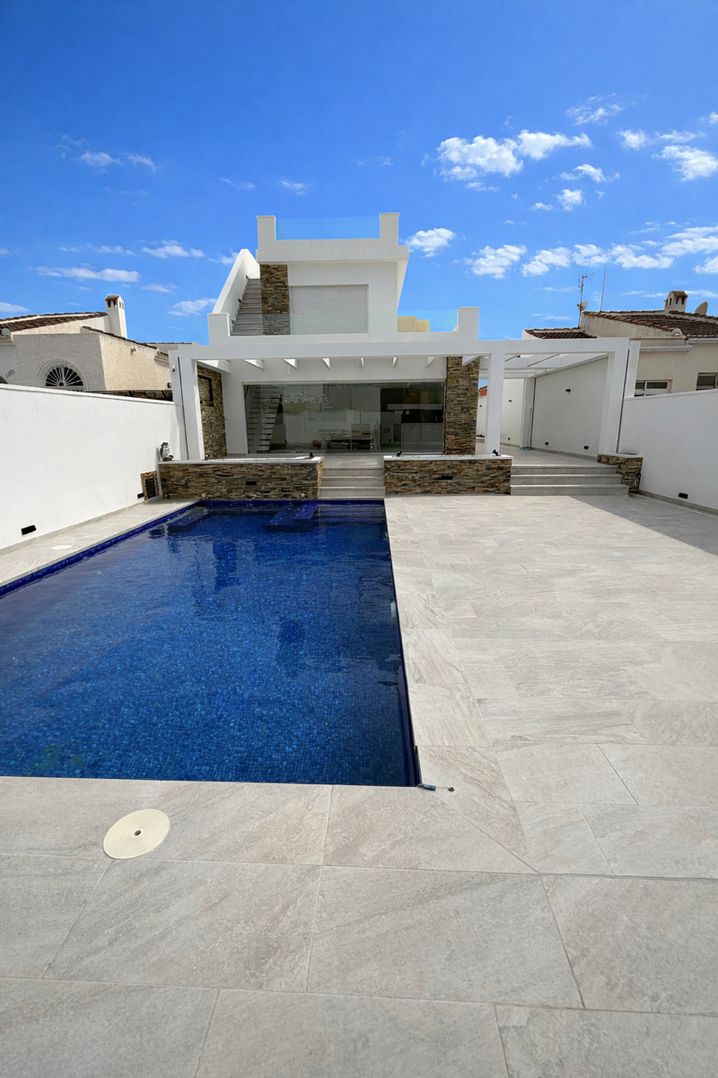 Detached Villa In Torrevieja