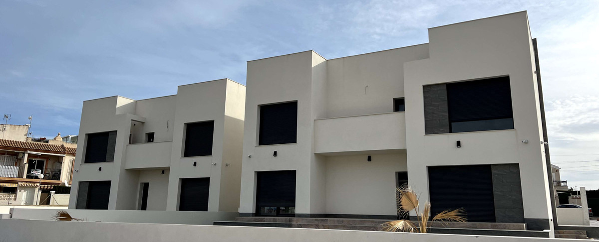 House - Detached Villa In Torrevieja