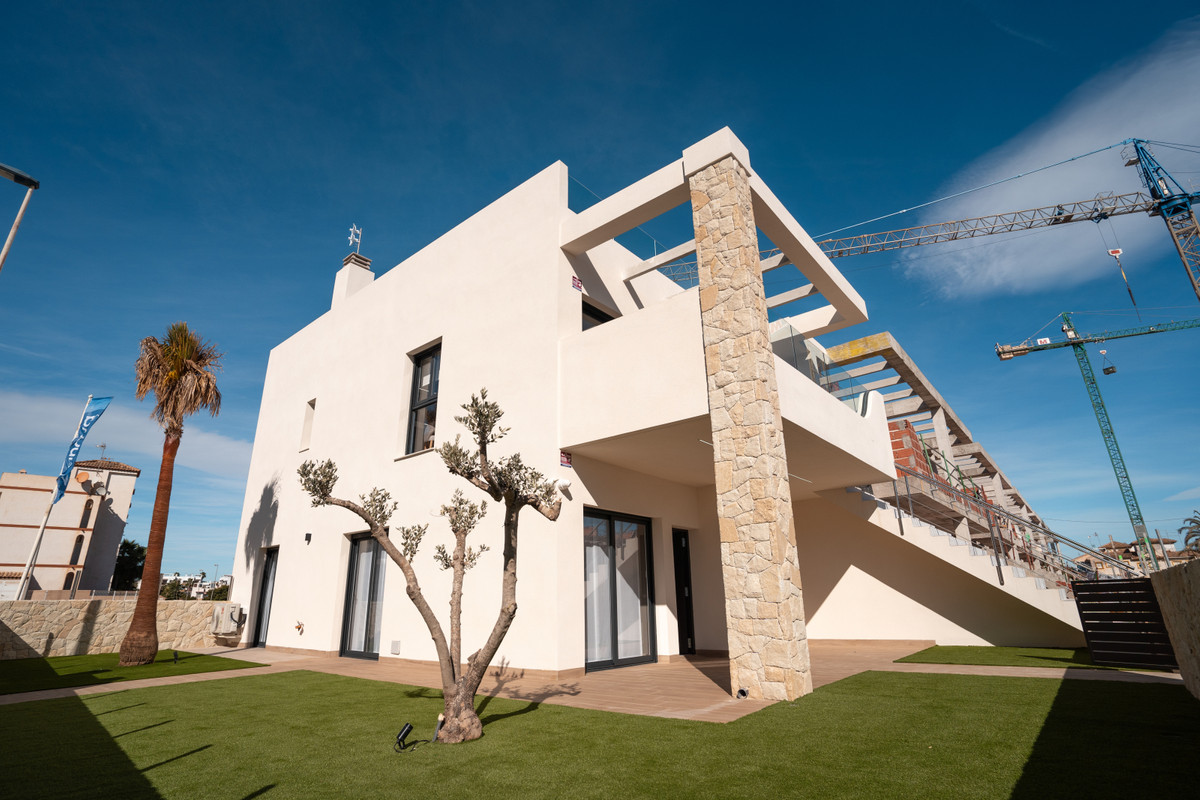 Apartment - Ground Floor Apartment In Pilar De La Horadada